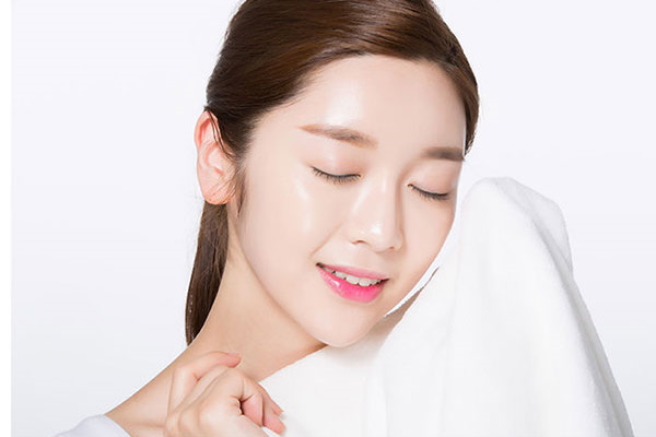 Vitamin E tinh dầu thông đỏ Chính phủ Hàn Quốc giúp cho làn da của bạn thêm phần khỏe đẹp.