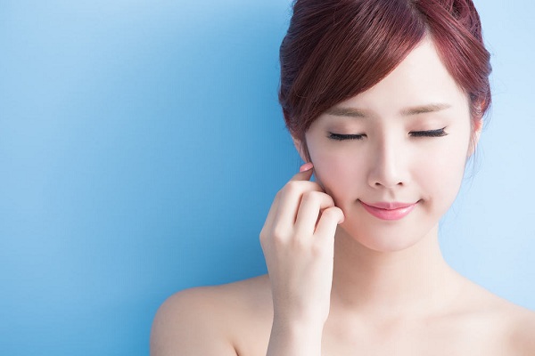 Sử dụng Tinh dầu thông đỏ Kwangdong Hàn Quốc thường xuyên để có làn da khỏe đẹp.