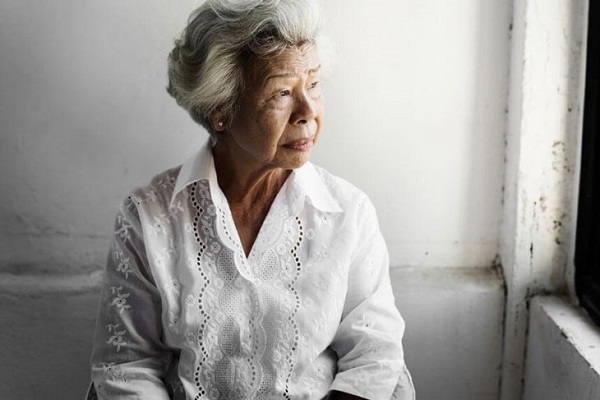 Người cao tuổi với nhiều tình trạng sức khỏe nên sử dụng tinh dầu Thông đỏ Kwangdong.