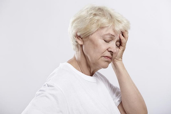 Người cao tuổi hay đau đầu, mệt mỏi, huyết áp cao nên sử dụng sản phẩm.